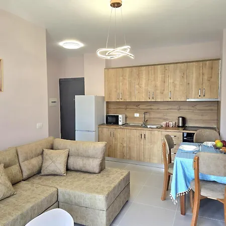 Charming Coastal In With Balcony Golem (Tirana)