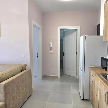 Charming Coastal In With Balcony Golem (Tirana)