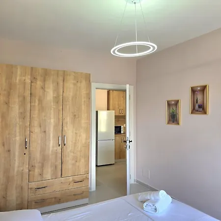 Charming Coastal In With Balcony * Golem (Tirana)
