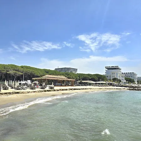 Apartment Charming Coastal In With Balcony *